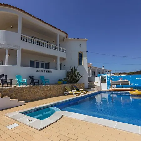 Akosua Villa Budens